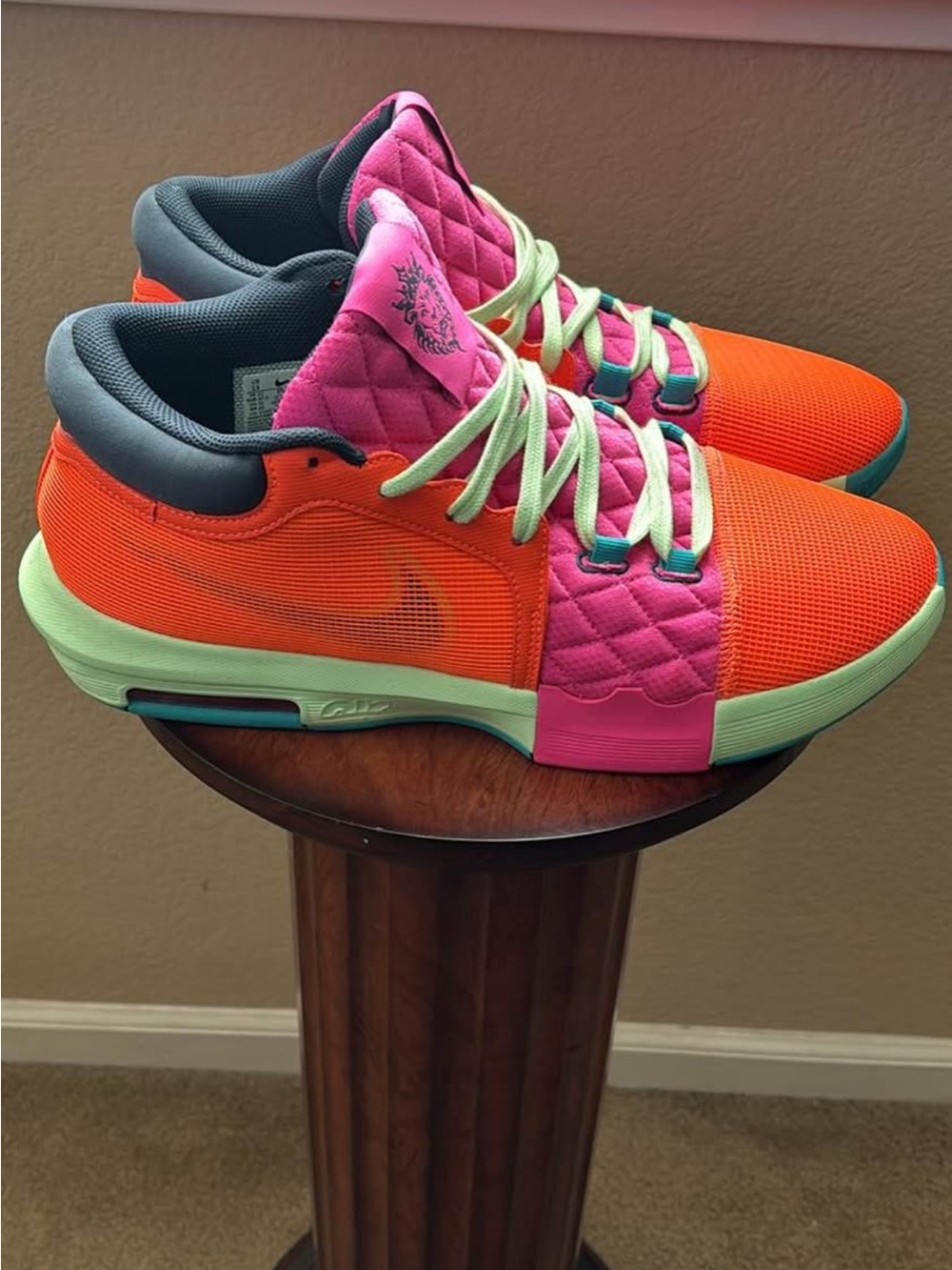 Nike LeBron Witness VIII